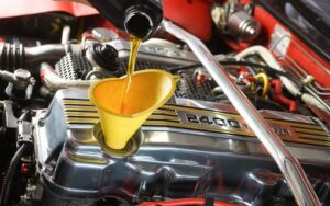5 نشانه زمان تعویض روغن موتور