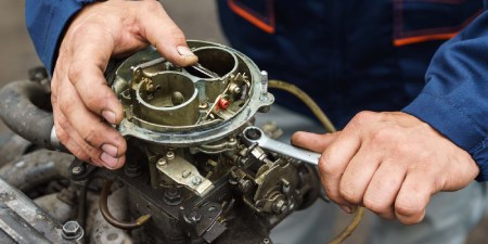 نحوه تست جریان سوخت در کاربراتور نیسان وانت چگونه است؟